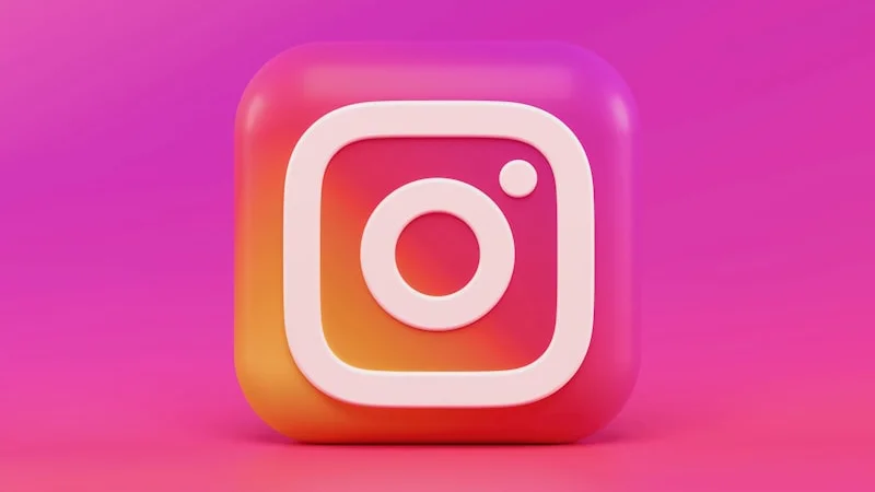 Instagram Stories interface showing link sticker placement for affiliate products